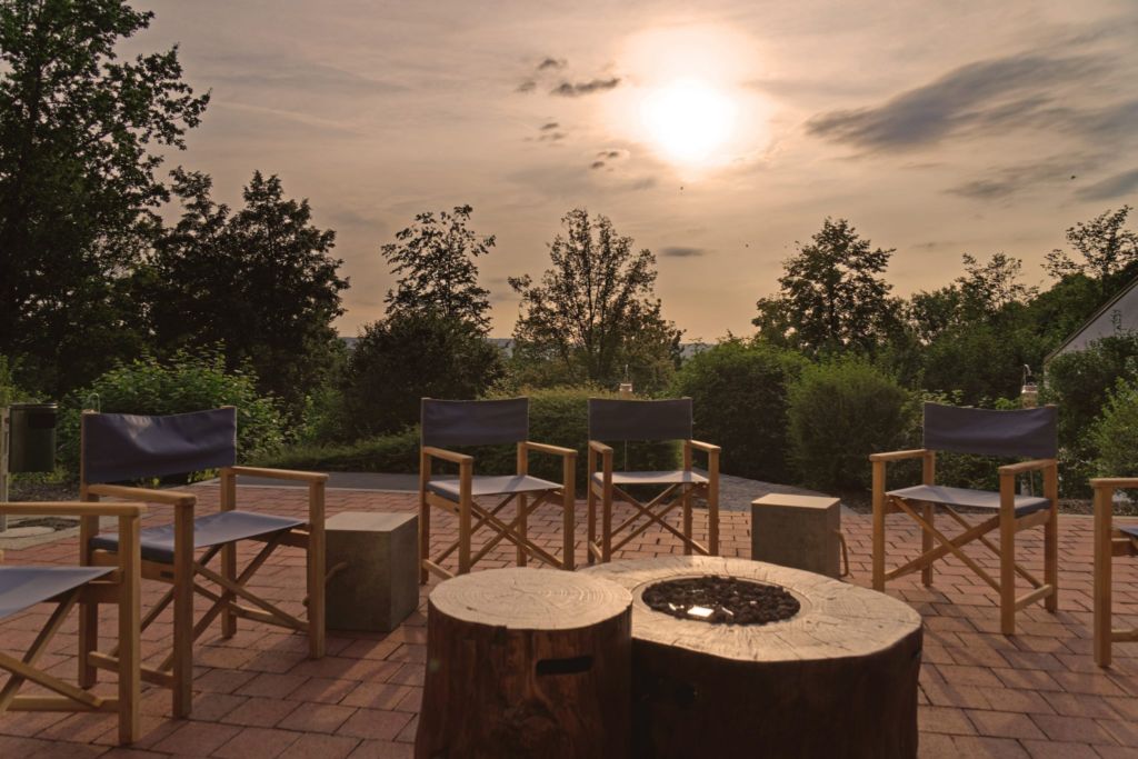 Therme Bayern – Sundowner Terrasse Lodge und Therme Bad Griesbach